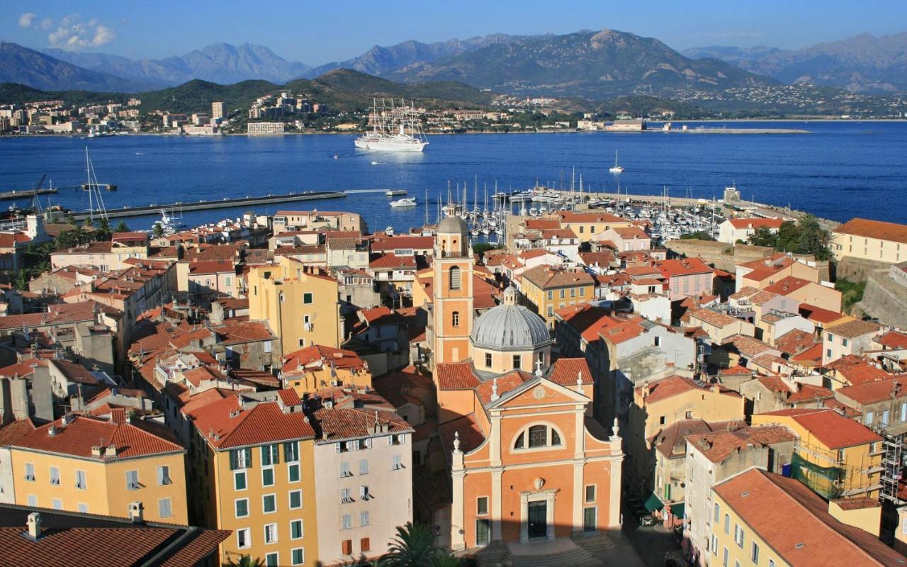 Appartement Avec Magnifique Vue Mer Ajaccio  Exteriör bild